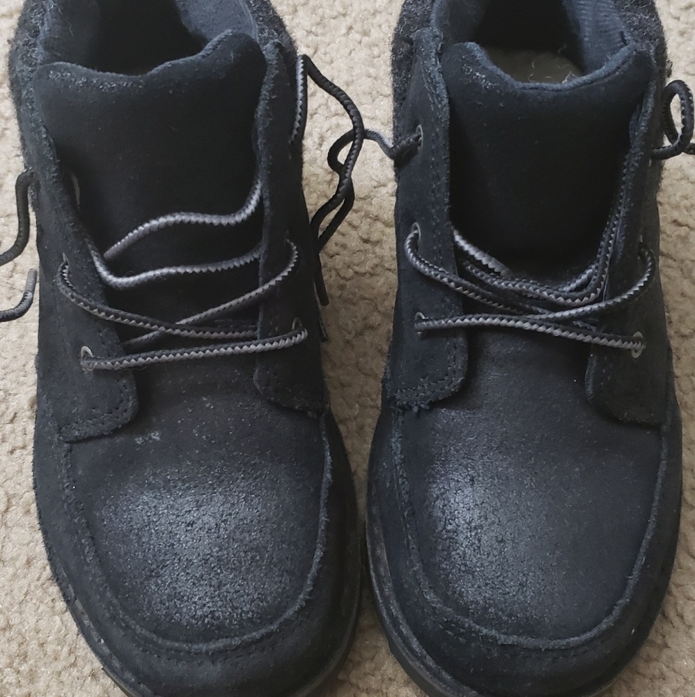UGG - Picture 2 of 8